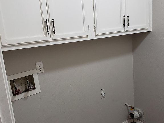 4th image of 7407 S Elm Ave #7407