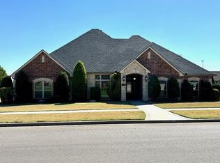 3316 N Fairway Dr, Weatherford, OK 73096