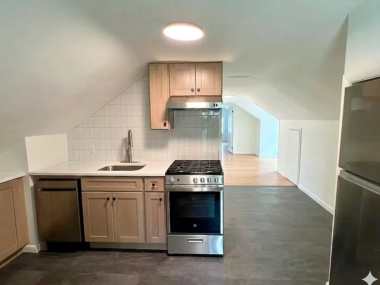 522 Stafford Ave #2 — Photo 5