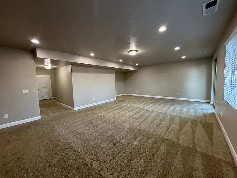 469 E Barcelona Dr — Photo 24