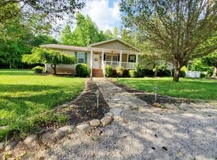 138 Peninsula Dr, Clarksville, VA 23927