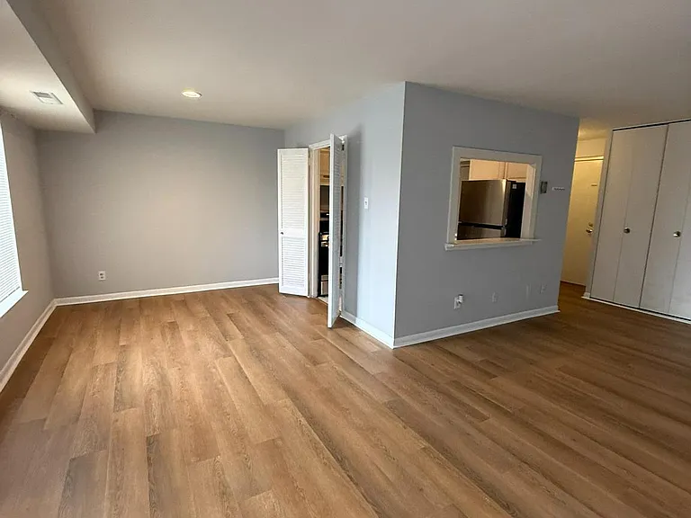 3100 S Manchester St #304 — Photo 5