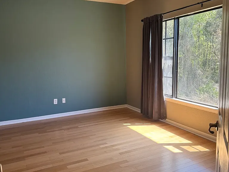455 La Travesia Flora St #202 — Photo 9