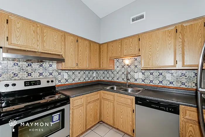 8220 Old Farm Rd — Photo 6