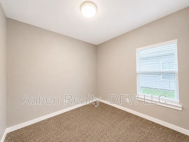 8006 Doreen Ave — Photo 13