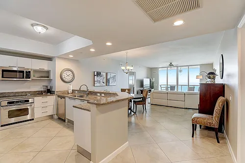 2650 Lake Shore Dr Photo 1