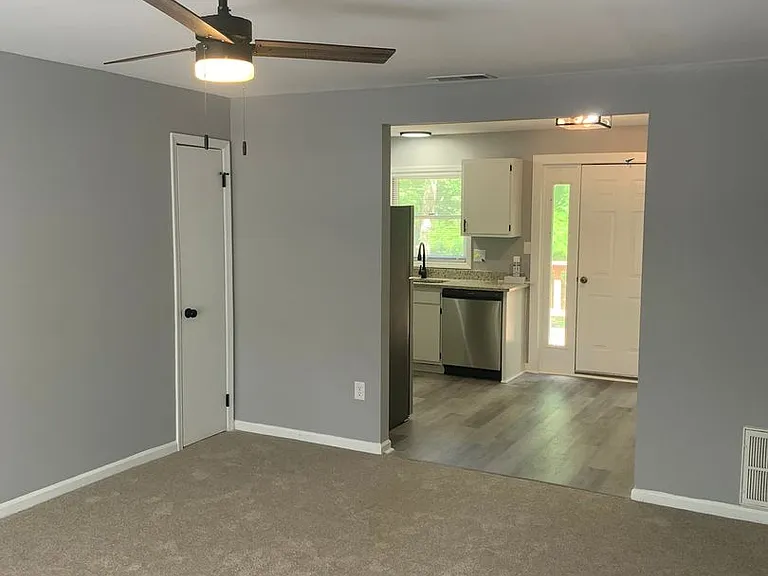216 Mark Twain Cir — Photo 5