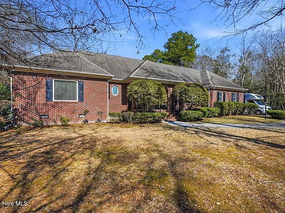 5th image of 122 Spring Chase Lane