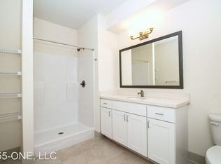 100 New Broadway APT 211, Rensselaer, NY 12144