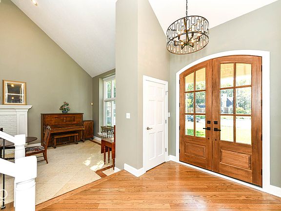 3rd image of 4950 Limberlost Trce