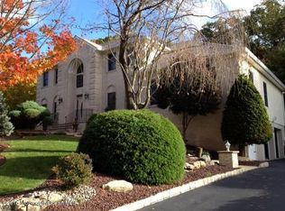 292 Nottingham Rd, Morganville, NJ 07751