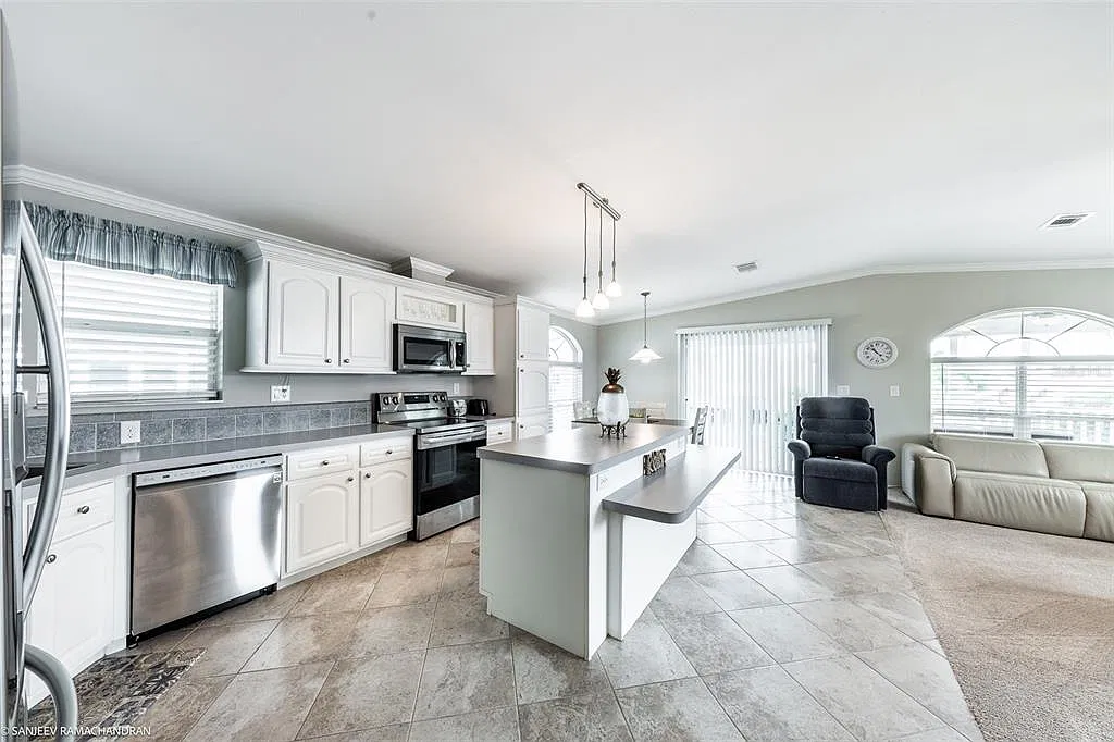 2 bed, 2.0 bath, 1375 sqft, $3,500 — Photo 4