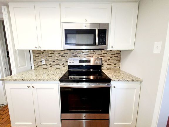 3rd image of 7616 Dentcrest Dr