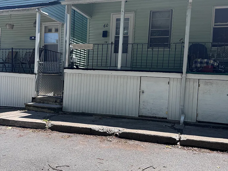 60 Lanning Ln #1 — Photo 9
