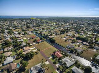 1910 SE 13th Ter, Cape Coral, FL 33990