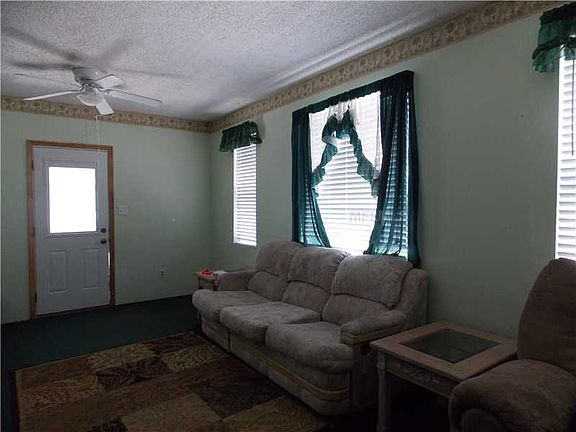 4th image of 42215 Dogwood Ave