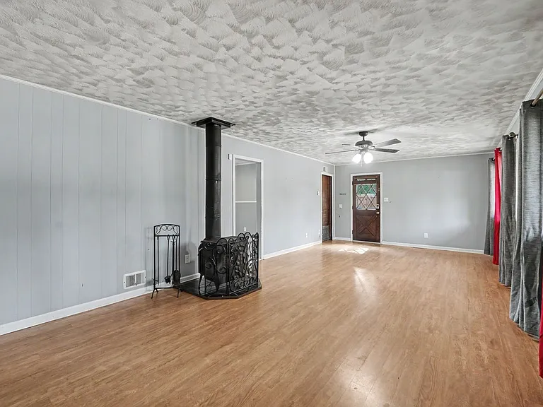 18 Silverstone Cir — Photo 7