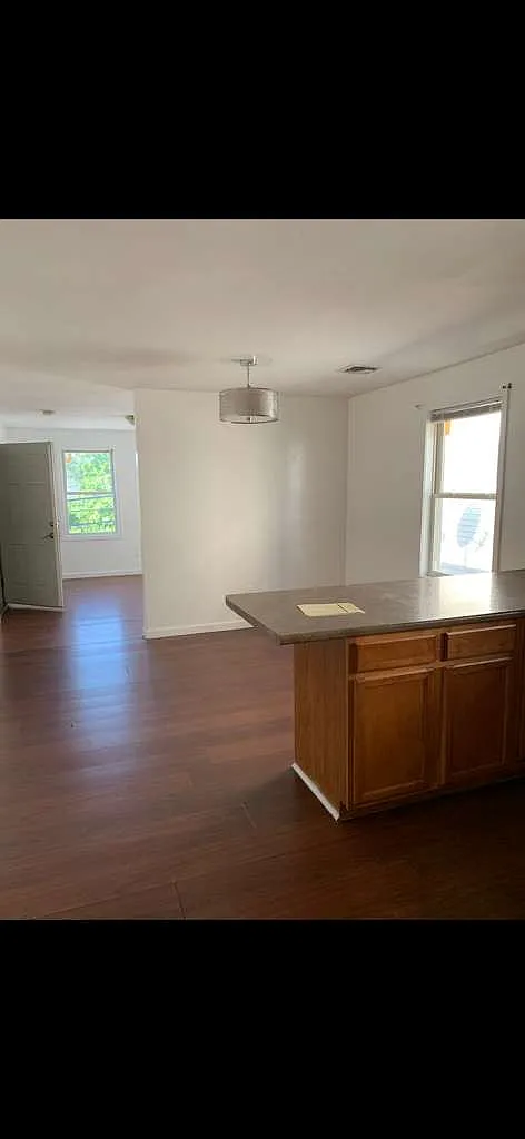 4 bed, 1430 sqft, $2,800 — Photo 1