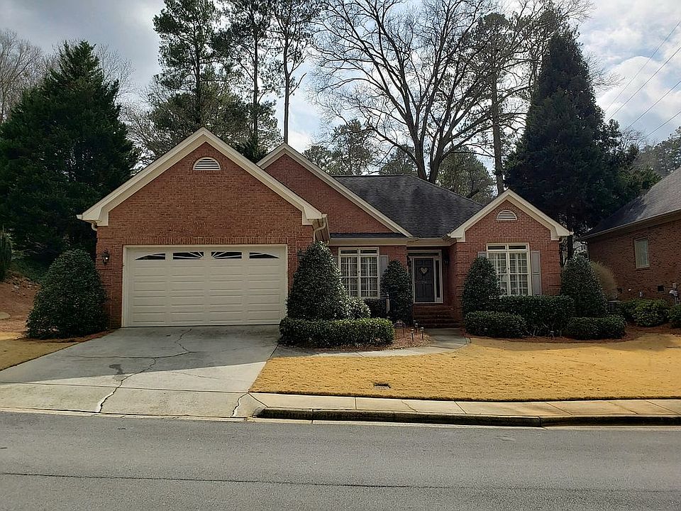 2nd image of 114 Vinings Ct SE