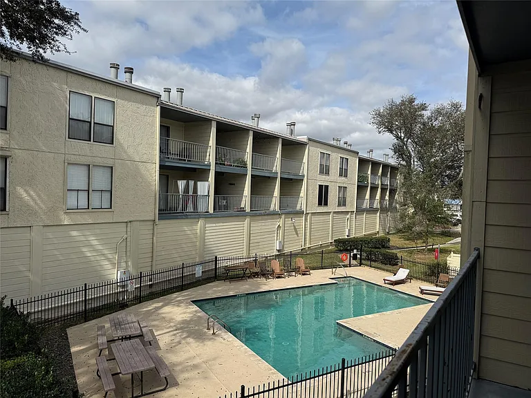 4001 Nasa Pkwy #138 — Photo 4