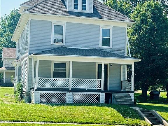2nd image of 1302N N Mulberry St
