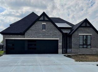53721 Beckett Ct, Macomb, MI 48044