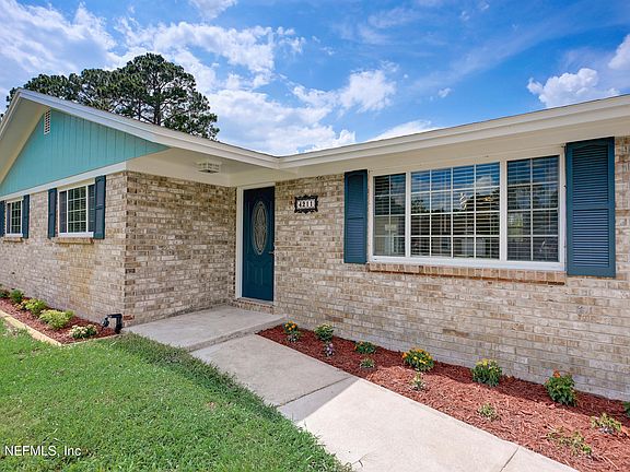 3rd image of 4211 TIMBERLAKE Drive N