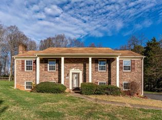 581 Tanglewood Dr, Lynchburg, VA 24502