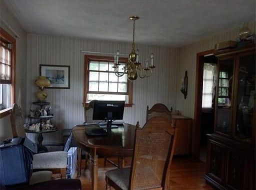 5th image of 61 Sherwood Hill Dr