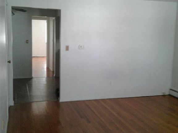 5th image of 3509 Cowie Ave