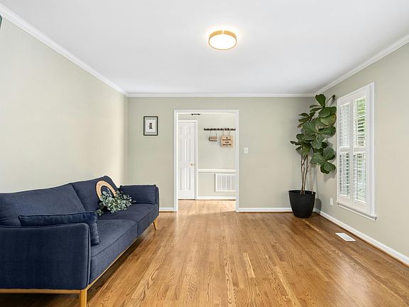 3rd image of 4500 Chesborough Rd
