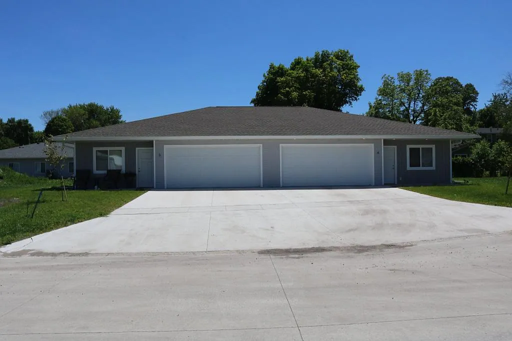 14 Reserve Court — Photo 1