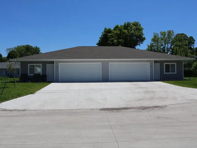 14 Reserve Ct — Photo 1