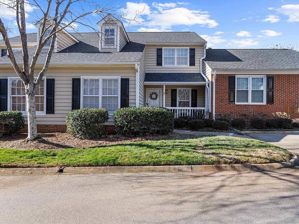 1st image of 40 Wood Pointe Dr Unit 7