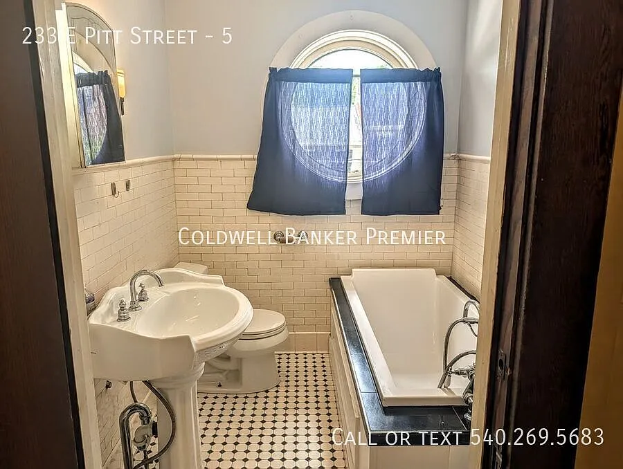 Apartment in Bedford — Photo 3