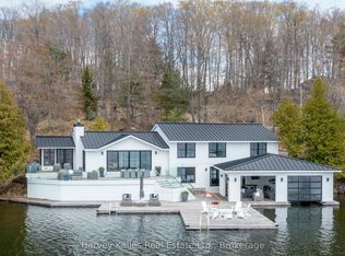 1377 Peninsula Rd, Muskoka Lakes, ON P0B 1J0