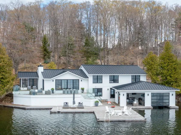 1377 Peninsula Rd, Muskoka Lakes, ON P0B 1J0