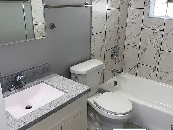 4th image of 2301 20th St APT 1E