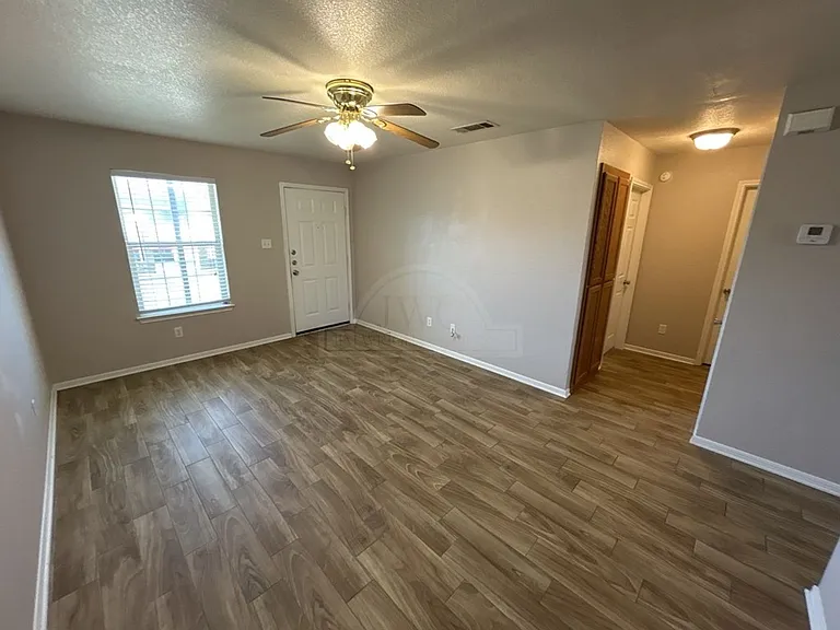 601 N Main St, Copperas Cove — Photo 4