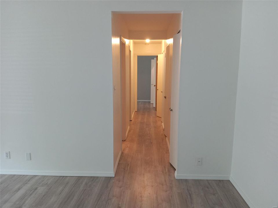 1st image of 10065 Bunker Hill Dr APT A
