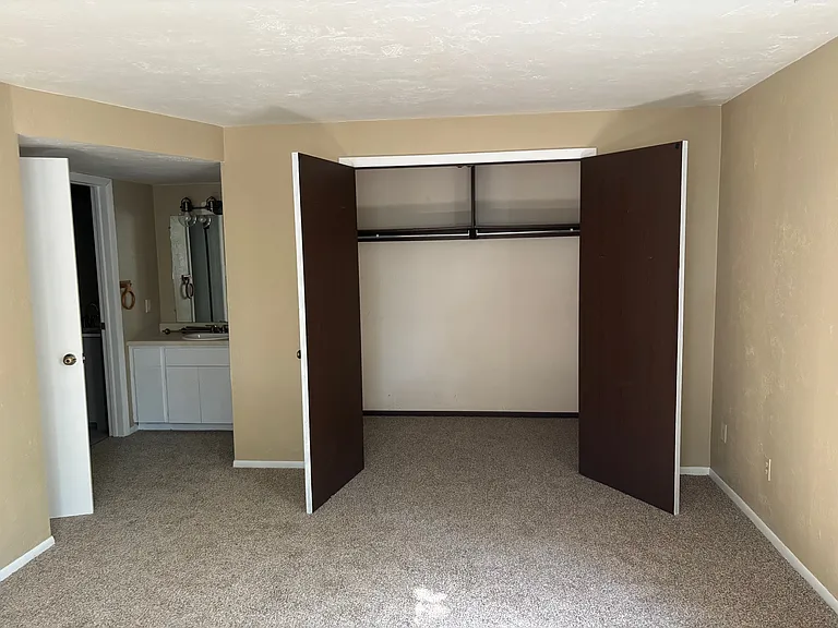 102 Greenwood Dr — Photo 10