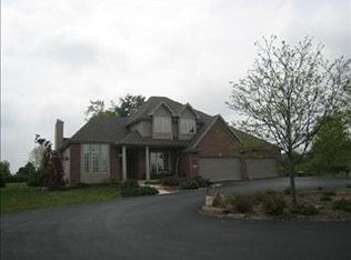 9945 Springborough Dr, Rockford, IL 61107