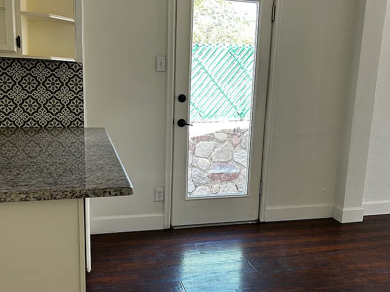 4406 La Luz Ave — Photo 39