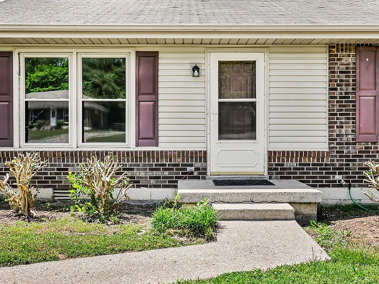 3104 Spring Creek Ct — Photo 2