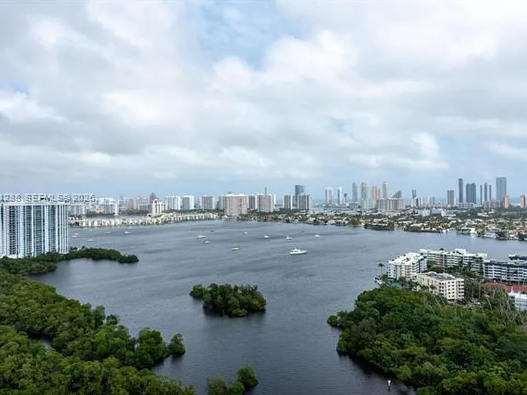 16385 Biscayne Boulevard Cu #2904 — Photo 3