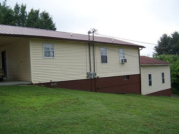 3rd image of 611 Emberton St