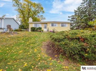 4905 N 93rd St, Omaha, NE 68134