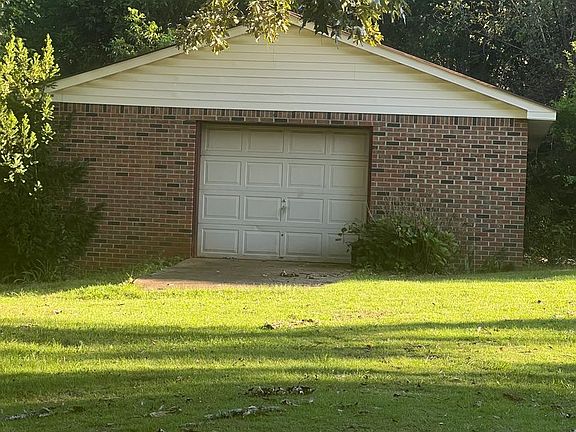 3rd image of 710 Cox Creek Pkwy