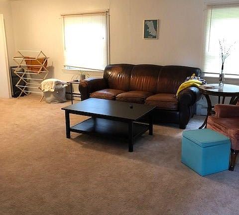 4th image of 3849 N Kilbourn Ave APT 1R