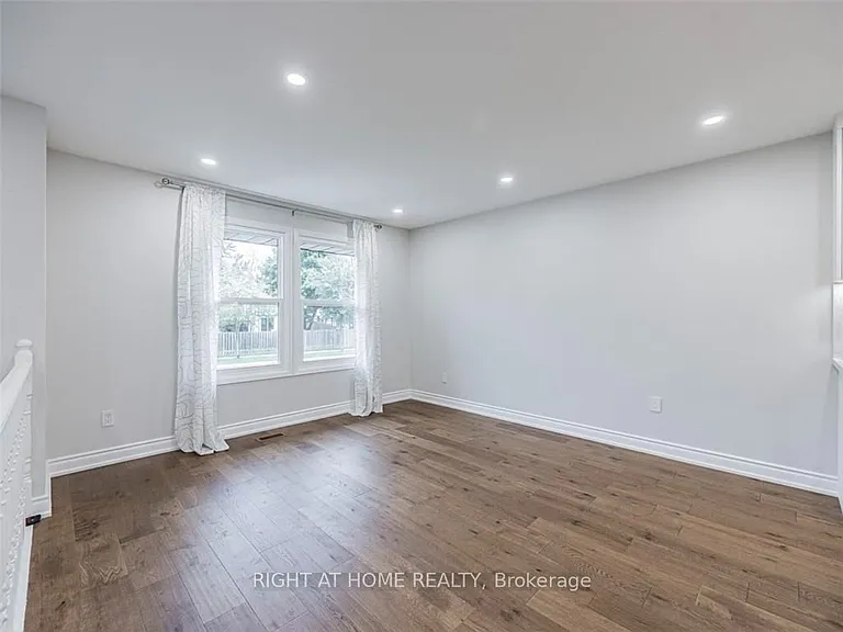 6913 Shelter Bay Rd #UPPER — Photo 5